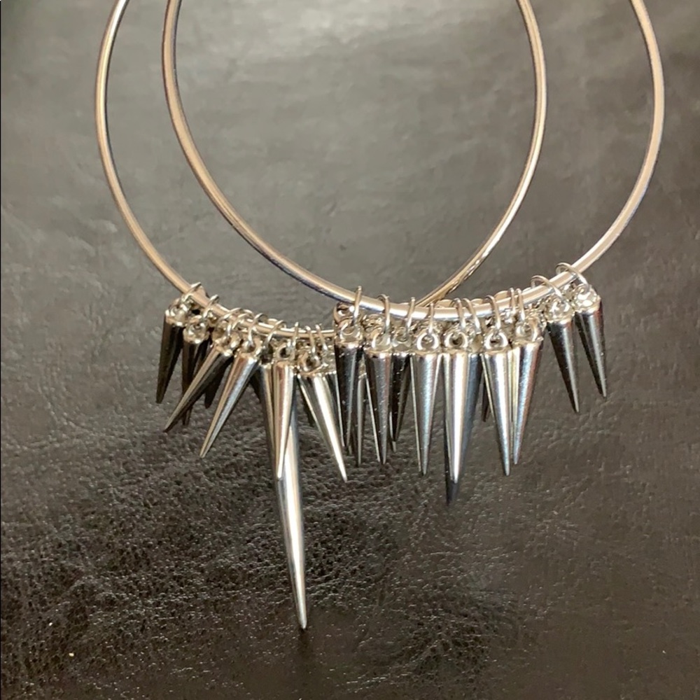 Spike Hoop earring - Picture 3 of 6